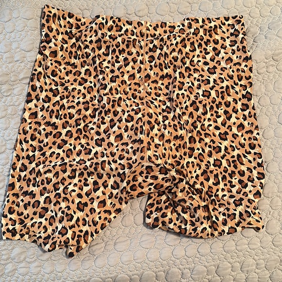 Knix leakproof thigh saver short in papaya leopard size xxxl - Picture 4 of 5